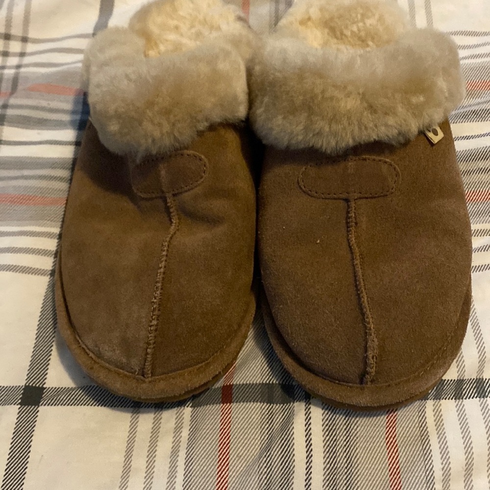 Bear paw slippers